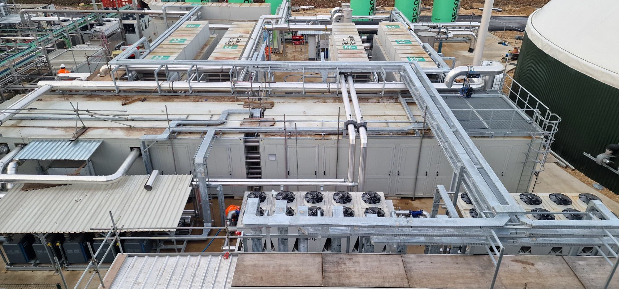 Generation units, cooling plant and pipework on the plant deck
